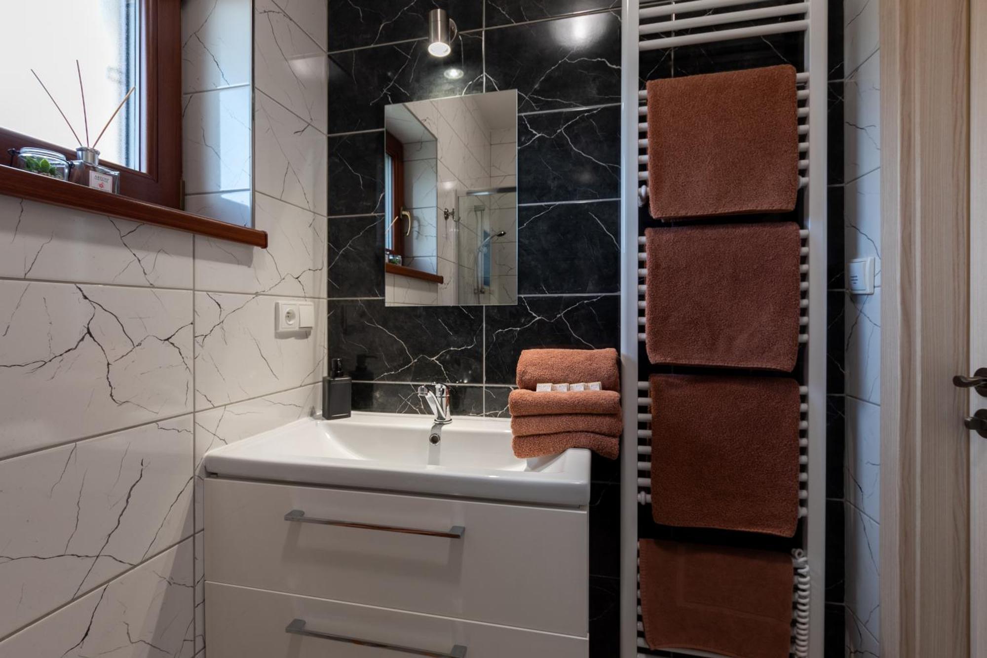 Palavia Apartments Павлов Екстериор снимка